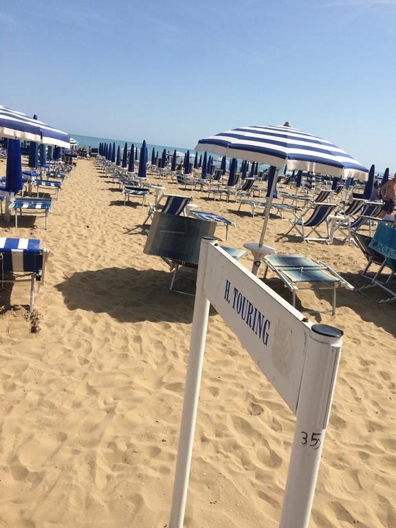 Hotel Touring Lido di Jesolo Bagian luar foto